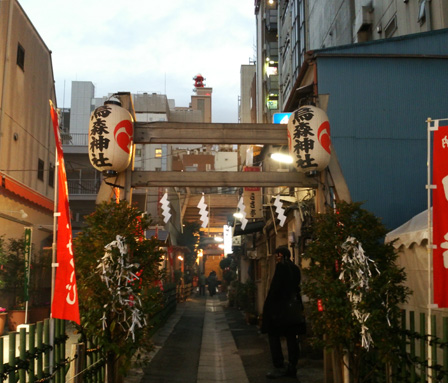 karasumori shrine.jpg