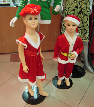 scary dolls vietnam xmas.jpg