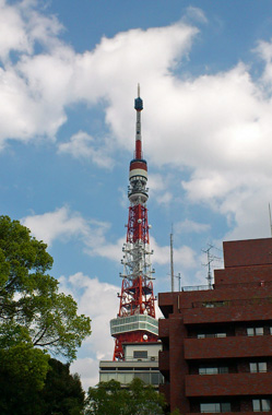 tokyo tower repair.jpg
